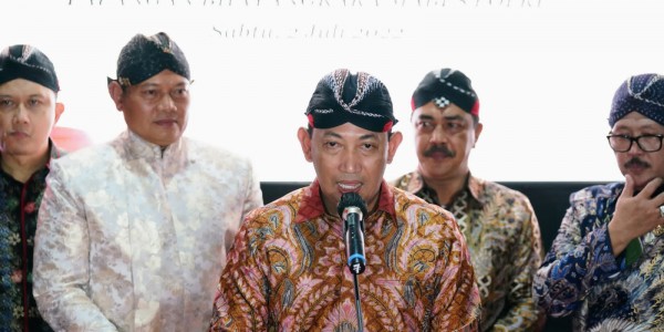 Gelar Pementasan Wayang Kulit Berlakon "Semar M'bangun Kahyangan", Ini Harapan Kapolri