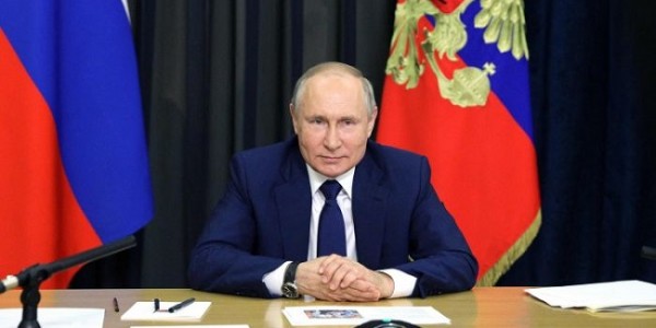 Putin Tantang Negara-negara Barat untuk Kalahkan Rusia
