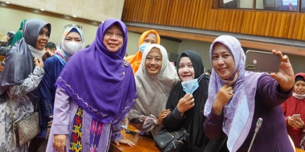 Sambut Komunitas UMKM Jaktim di Gedung DPR, Anis Tegaskan Komitmen Bantu UMKM