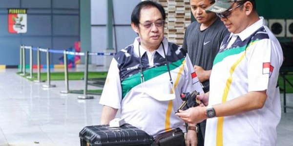 Ketua MPR RI Ajak Pemilik Izin Khusus Senjata Api Bela Diri Tingkatkan Kemampuan