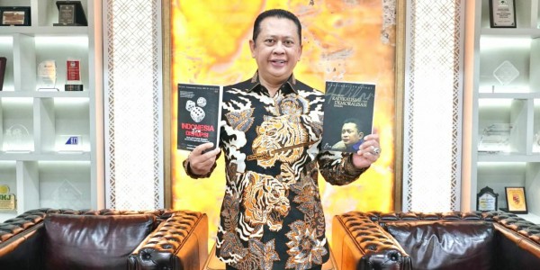 Ketua MPR RI Luncurkan Buku 'Indonesia Era Disrupsi' dan 'Melawan Radikalisme dan Demoralisasi Bangsa''