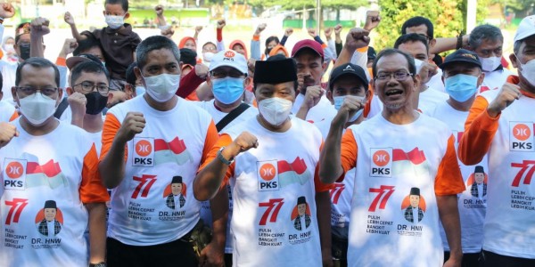 Sambut Peringatan HUT Kemerdekaan RI, HNW Selenggarakan Syukuran Bersama Warga