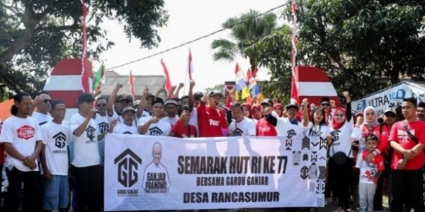 Relawan Ganjar Pranowo Gelar Lomba Agustusan Sambil Sosialisasi di Serang