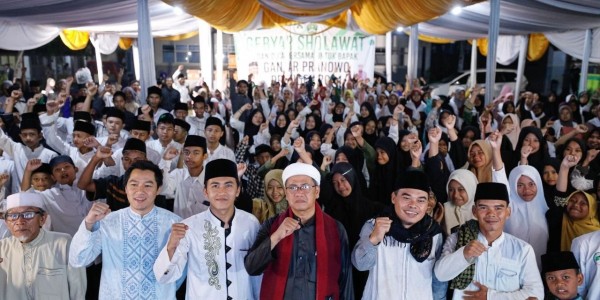 Doakan Ganjar Jadi Presiden 2024, Ribuan Santri dan Ulama Panjatkan Salawat dan Doa