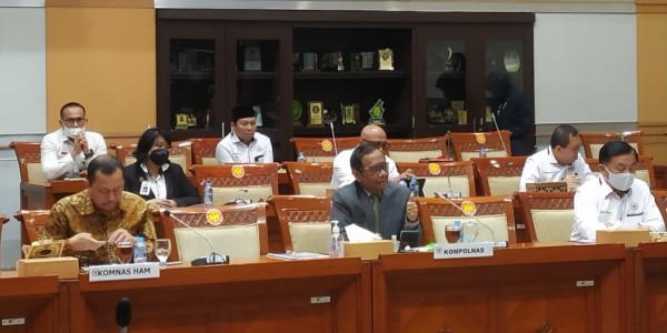 Mahfud Tolak Jawab Pertanyaan Komisi III DPR Soal Jenderal Bintang Tiga Ancam Mundur