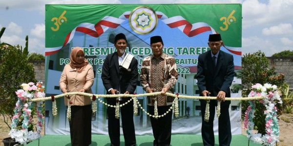 Peresmian Gedung Asrama Putri Ponpes Modern Baitussalam, HNW harap Dana Abadi Pesantren Segera Terwujud