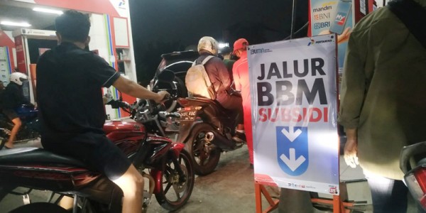 Meski Harga Minyak Dunia Turun, BBM Subsidi Tetap akan Naik