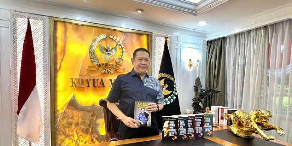 Ketua MPR RI Segera Luncurkan Buku ke-25 dan ke-26 bertajuk '60 Tahun Mengayuh Dayung Di Antara Karang'