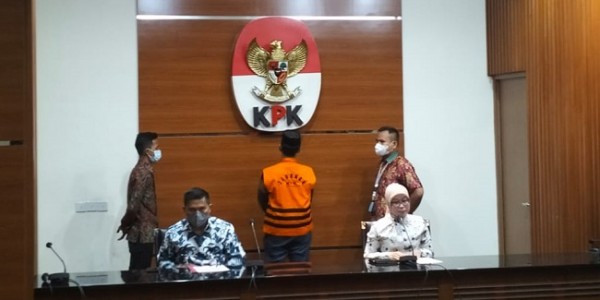 KPK Tahan Karyawan Alfamidi Terkait Kasus Suap Wali Kota Ambon