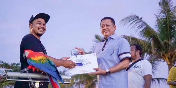 Ketua MPR RI Gelar Lomba Fun Free Fly Burung Paruh Bengkok di Bali
