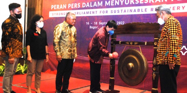 Forum Komunikasi dan Sosialisasi Kinerja DPR Dengan KWP