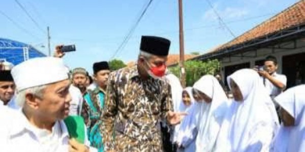 Dinilai Peduli Ulama dan Santri, Ganjar Layak jadi Presiden