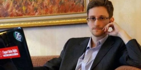 Putin Beri Kewarganegaraan Rusia Kepada Edward Snowden