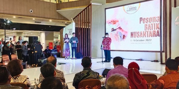 Lestarikan Budaya Bangsa, Pemkot Bekasi Dukung Pesona Batik Nusantara Grand Metropolitan Mall 