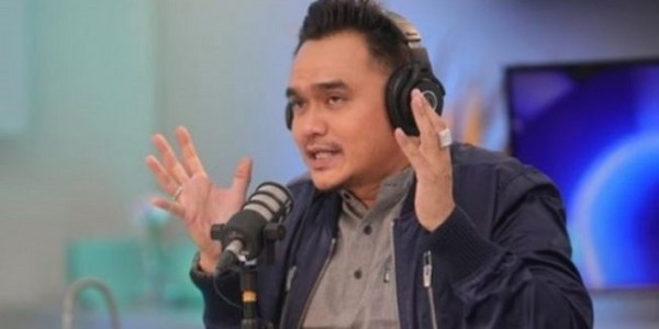 Buntut Tragedi Kanjuruhan, Valentino Jebret Mundur dari Komentator Liga 1 