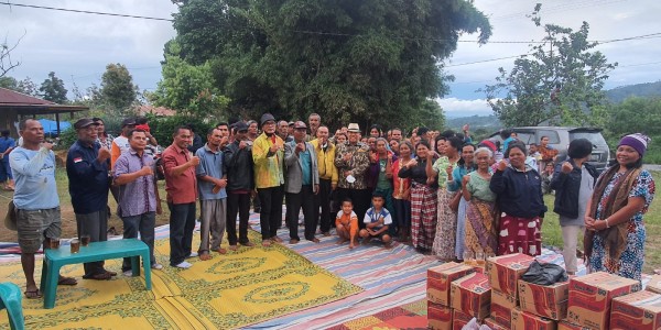 Ketum DPN Gepenta Parasian Serahkan Bantuan Korban Gempa Tapanuli Utara