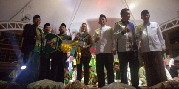 Cen Sui Lan Serahkan Bantuan Mobil Ambulance untuk NU Batam Kota