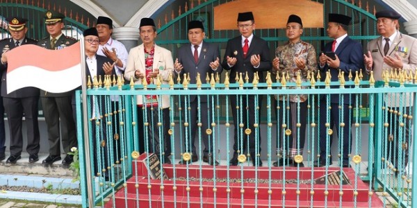 Sejarah Mencatat, Pertama Kalinya Pemkab Bekasi Peringati Hari Pahlawan di Makam KH Ma’mun Nawawi