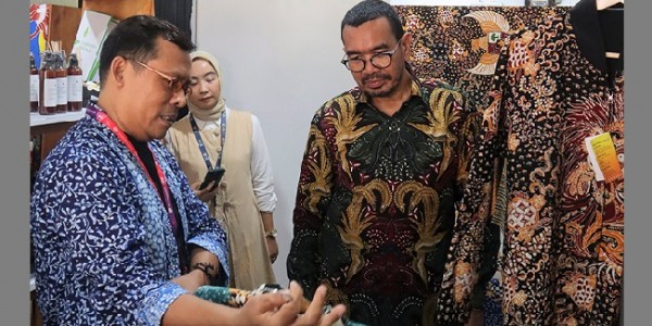 UMKM Binaan Rumah BUMN SIG Rembang Ikuti Future SMEs Village