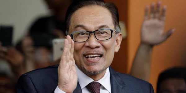 Anwar Ibrahim Resmi Diangkat Jadi Perdana Menteri Malaysia