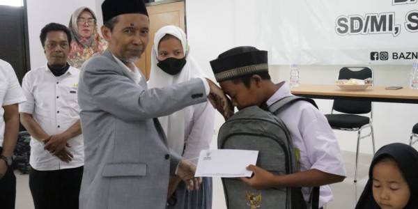 Bantu Ringankan Biaya Sekolah, Baznas Ingin Wujudkan Anak-anak Bekasi Berprestasi