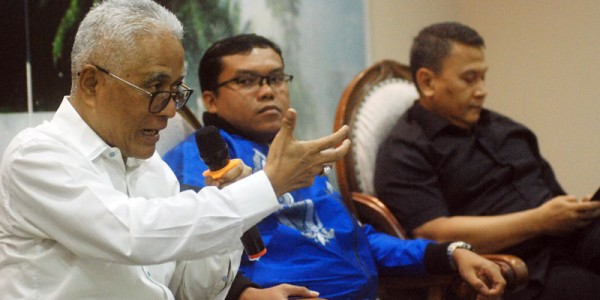 Dialektika Demokrasi tema "Netralitas Penjabat Kepala Daerah Diuji pada Pemilu 2024"