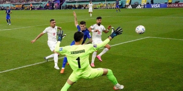 AS Lolos ke Babak 16 Besar Setelah Kalahkan Iran 1-0