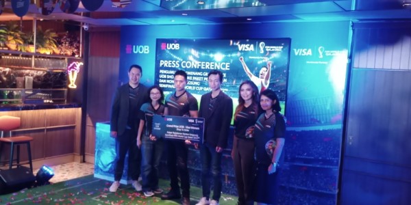 Visa bersama UOB Terbangkan Dua Nasabah ke Qatar untuk Saksikan Semifinal Piala Dunia