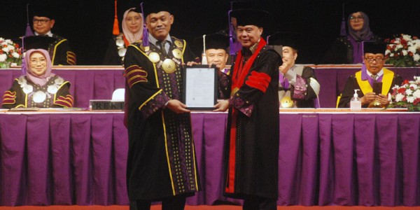 Wakil Ketua DPR Sufmi Dasco Ahmad Dikukukan Sebagai Guru Besar Profesor Bidang Ilmu Hukum