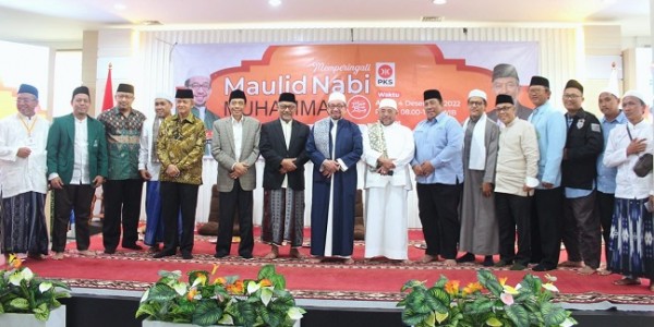 Maulid Nabi Muhammad SAW di DPP PKS, Habib Aboe: Perbanyak Salawat Atasi Ujian Berat Bangsa