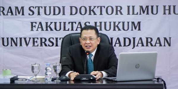 Lolos Memuaskan Ujian Tertutup Program Studi Doktor Ilmu Hukum UNPAD, Ketua MPR RI Beberkan Terobosan Hukum Hadirkan PPHN Tanpa Amandemen