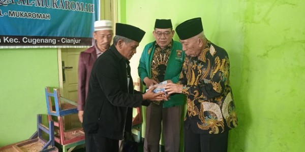 Badko TKQ-TPQ-TQA Bekasi Beri Uang dan Sembako ke Korban Gempa Cianjur, Athoillah Mursjid: Ini Tahap Awal