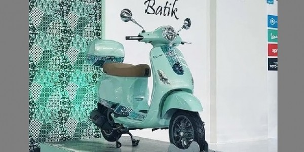 Piaggio Hadirkan Vespa Batik SE