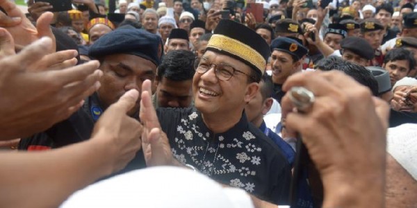 Anies Dituding Nyolong Start, Relawan: Yang Bagi-bagi Sembako Nggak Dipersoalkan?
