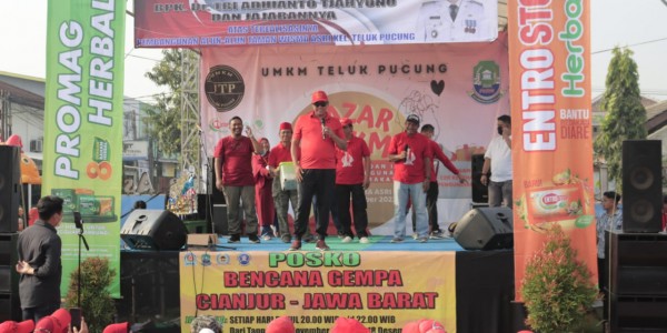 Resmikan Alun-alun Wisma Asri, Tri Adhianto Apresiasi Warga Teluk Pucung