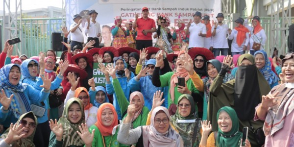 HUT ke-6 BSIP, Tri Adhianto Ajak Warga Bekasi Peduli Sampah