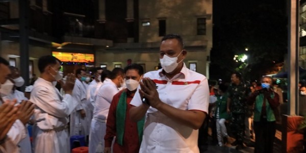Natal di Bekasi Berjalan Tertib dan Khidmad, Tri Adhianto Bilang Begini