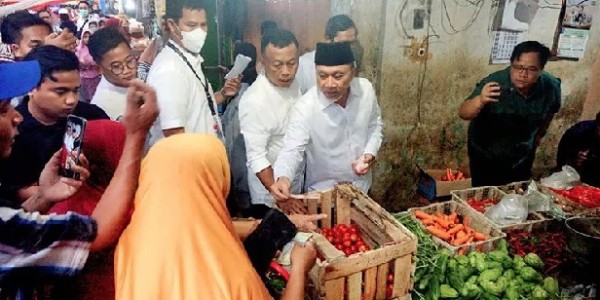 Pantau Harga Sembako, Zulhas Sidak ke Pasar Tradisional 