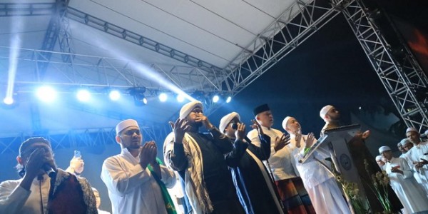 Hadiri Maulid Akbar, Plt Walkot Bekasi: Bersholawat  Akan Dapat Syafaat di Akhirat