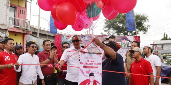 Dipenghujung Tahun, Plt Wali Kota Bekasi Resmikan Jalan di Kelurahan Kalibaru