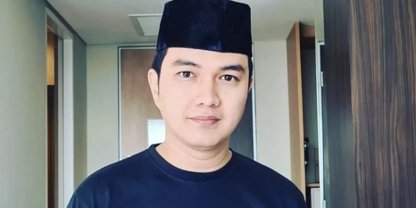 Bela Istri Idra Bekti, Aldi Taher ke Warganet: Udah Gak Nyumbang, Malah Prepet-prepet Doang 