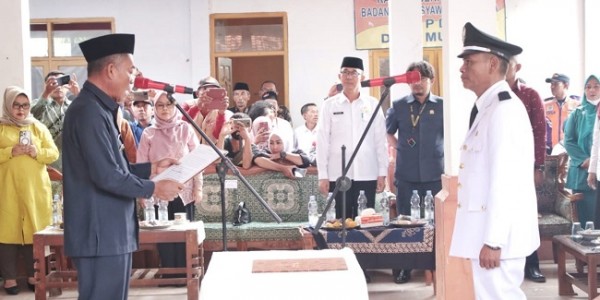 Lantik PAW Kades Muara-Blanakan, Bupati Subang: Amanat Ini Jangan Disalahgunakan