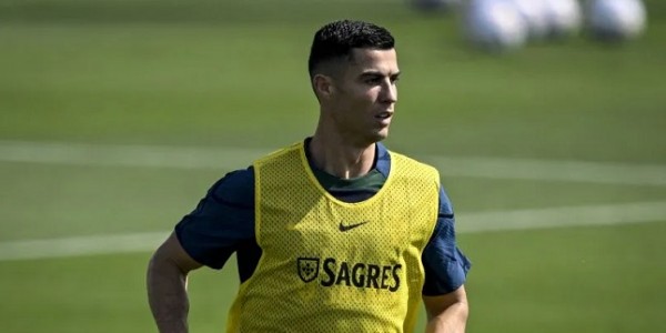 Resmi Bergabung di Al Nassr, Ronaldo Didesak Suarakan Isu HAM di Arab Saudi 