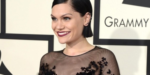 Sempat Keguguran, Jessie J Umumkan Kehamilannya 