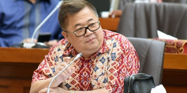 Darmadi Minta Para Bankir Pikirkan Rakyat, Jangan Cuma Bersenang-senang