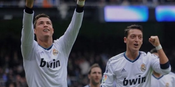 Ozil Pasang Badan Bela Ronaldo dari Cibiran