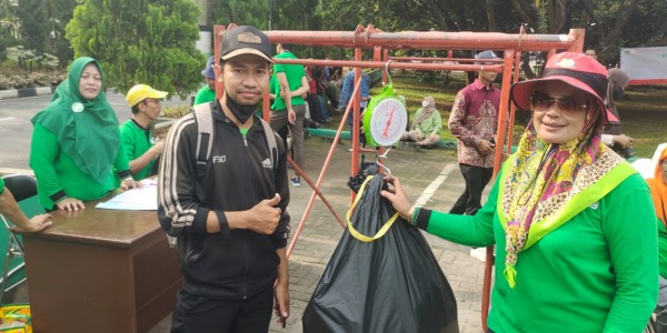 Dinas LH dan BSIP Bekasi Kembali Gelar Program Sedekah Sampah untuk PNS