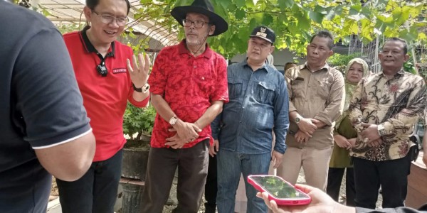 Pemkab Bekasi Tantang Petani Anggur Ciptakan Varietas Lokal