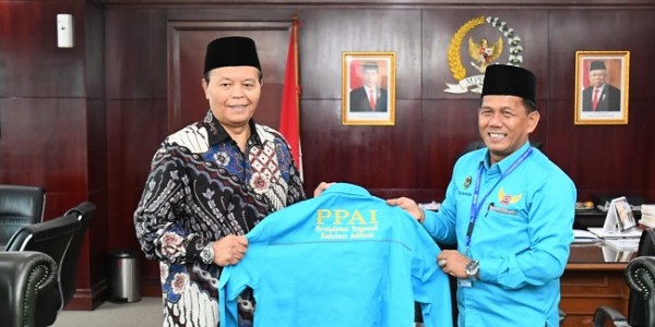 Terima DPP PPAI, HNW Dukung Pemenuhan Hak dan Adanya Regulasi Tentang Pengemudi Ambulance