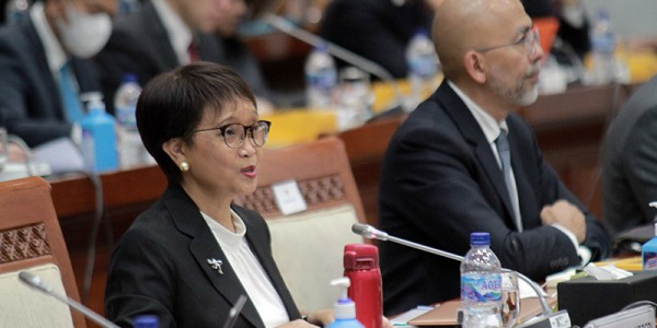 Menlu Raker dengan Komisi I DPR